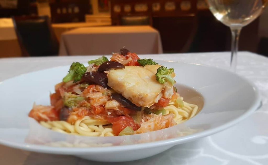 Trenette al bacallà i brocolli con Salsa di Pomodoro